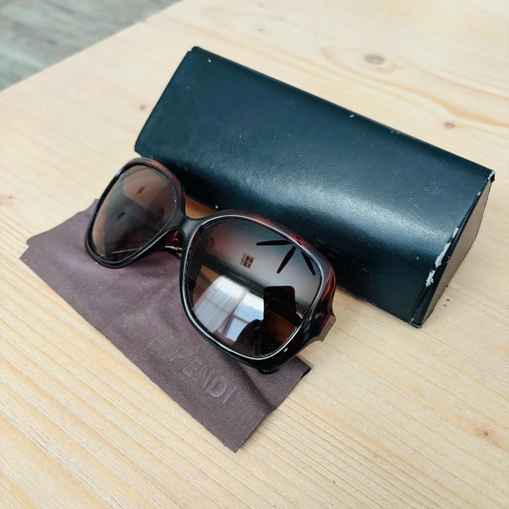 Fendi Brown Tortoise FS5227 Square Sunglasses Women’s W/‎ Case Preloved